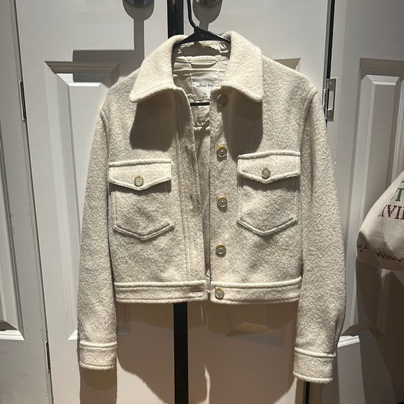 Aritzia Jackets & Blazers - Women's Cream Jacket